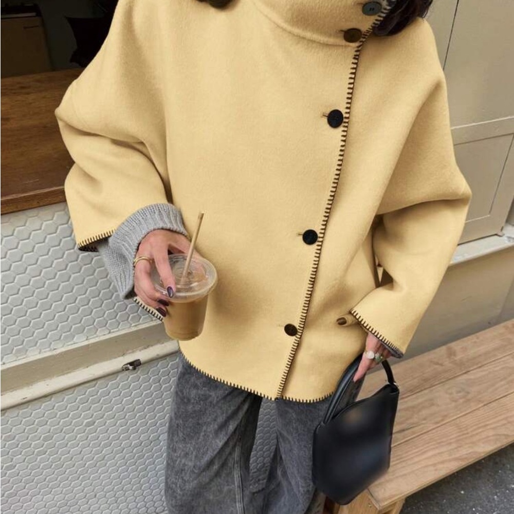 Oversized Womenโs Cream Button-Front Cozy Sweater Jacket